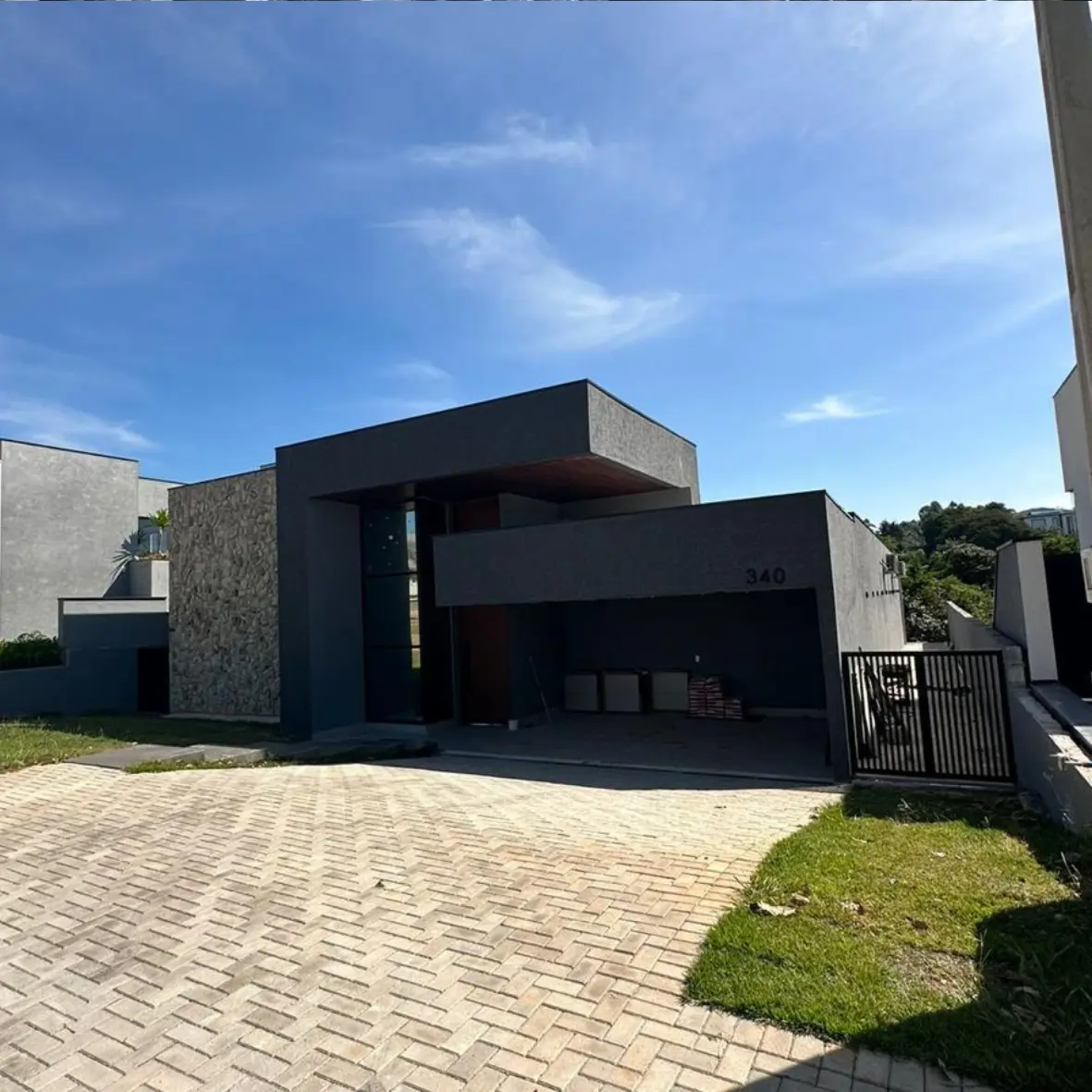 Casa de alto padrão construída com o Sistema MONOLEV